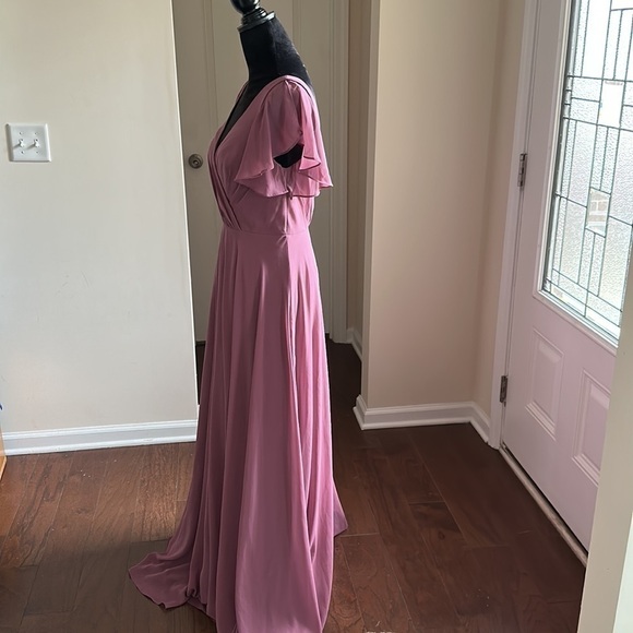 David’s Bridal A-Line Gown Surplice V-Neck Ruffle Sleeve Chiffon Pastel Purple - Picture 7 of 16
